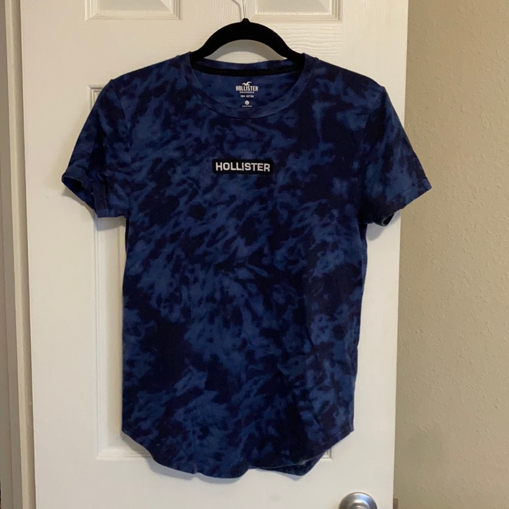 Hol lister Tee